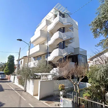 公寓 Casa Modigliani - Centralissimo Per Centro Storico, Mare, Fiere E Congressi 里米尼